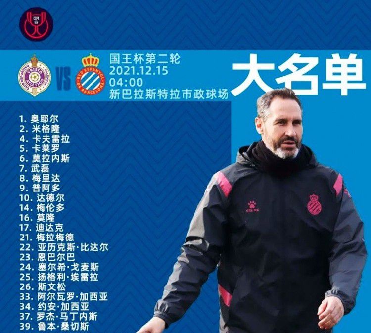 这女人刚卸了妆、洗了澡，长发包裹在干发帽中，虽然已经卸了妆，但皮肤仍旧光洁无比，一看便是天生丽质，而且寻常保养非常得当的贵妇。